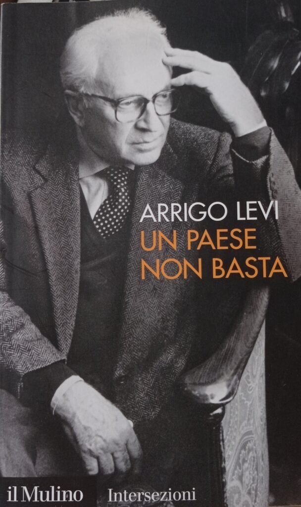 Un paese non basta